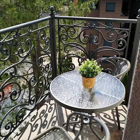 Apartment Dina